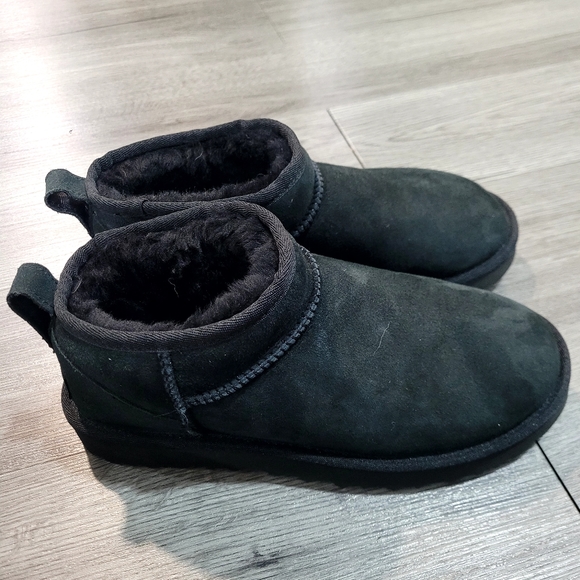 UGG Classic Ultra Mini Booties Black Boots NWOT Size 7 - Picture 5 of 6